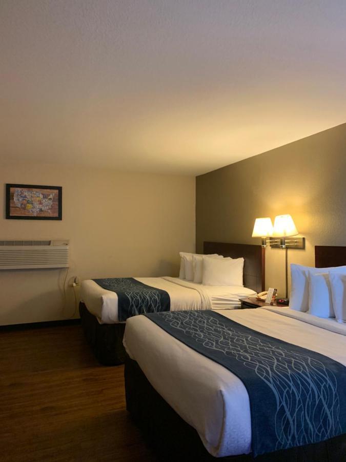Economy Inn & Suites Ханибал Екстериор снимка