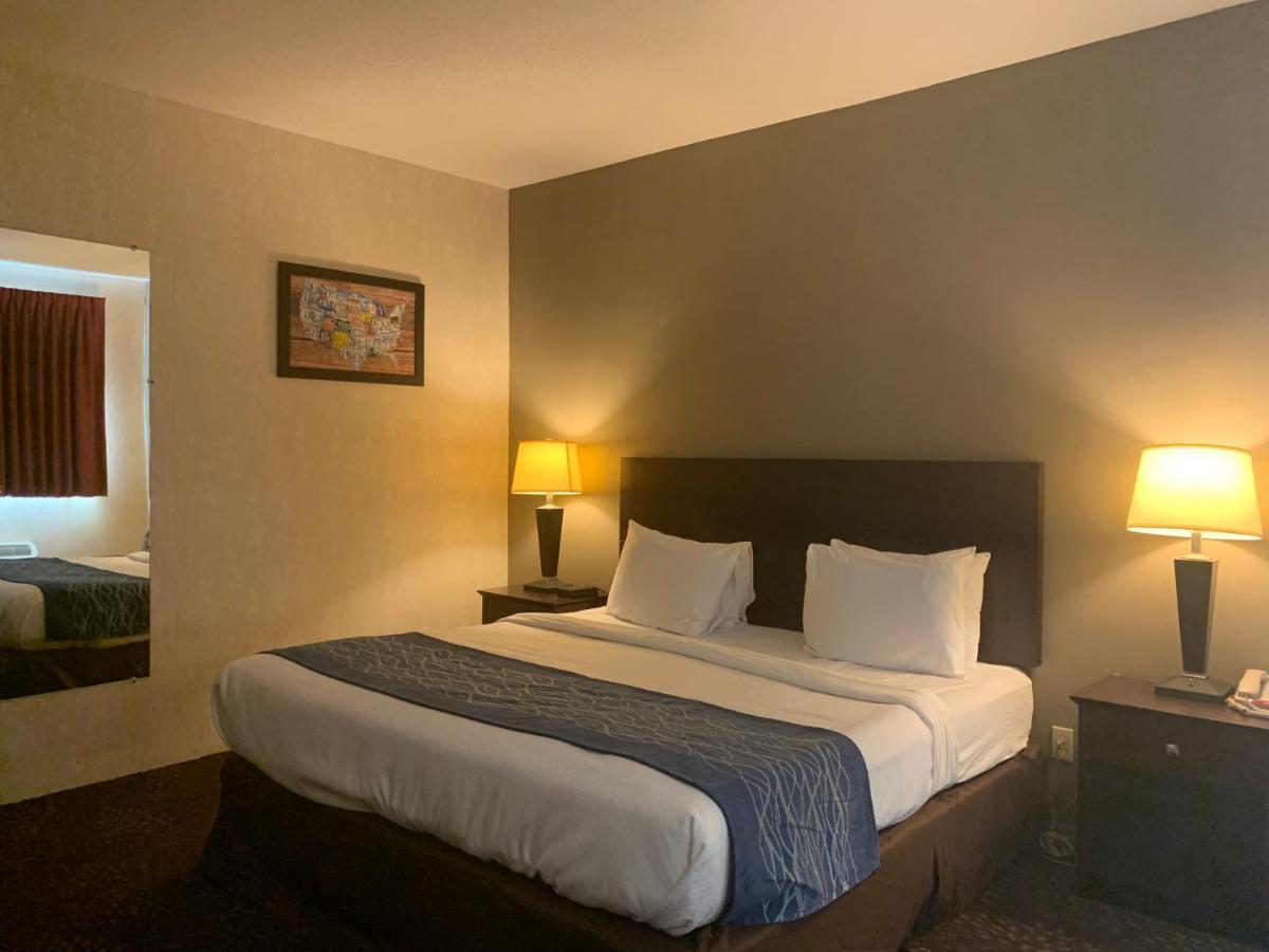 Economy Inn & Suites Ханибал Екстериор снимка