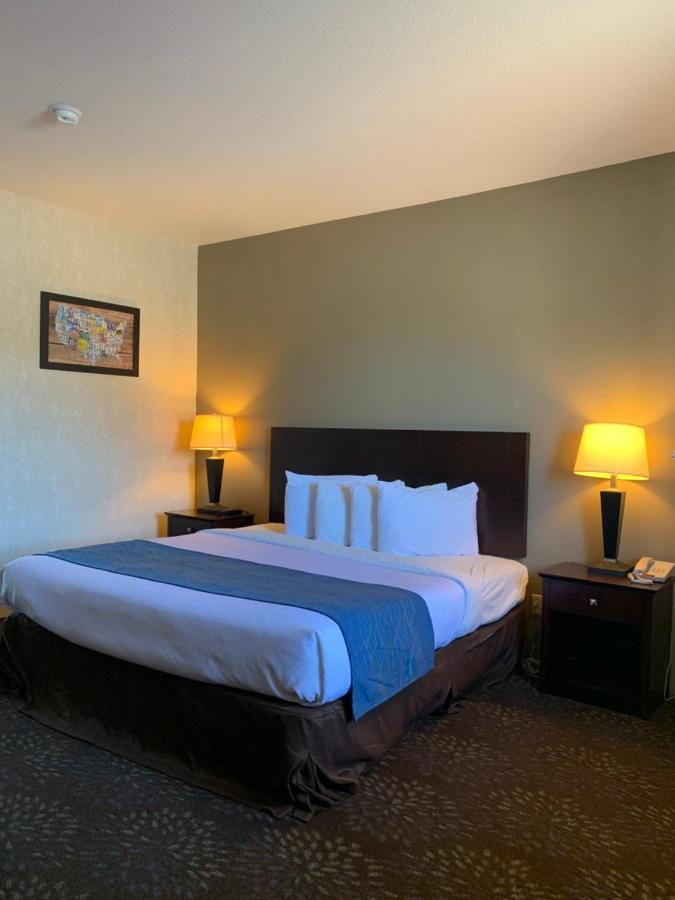Economy Inn & Suites Ханибал Екстериор снимка