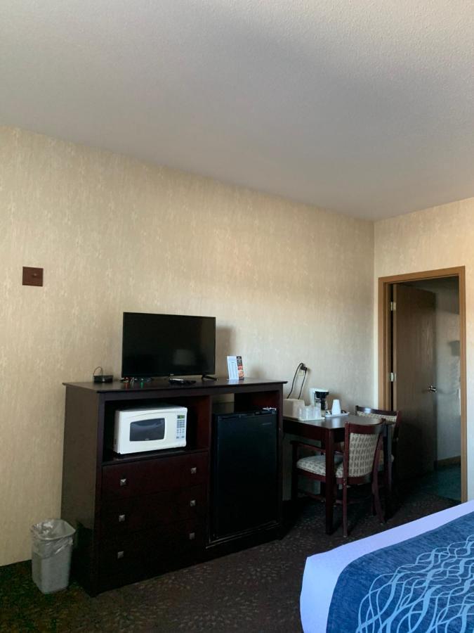 Economy Inn & Suites Ханибал Екстериор снимка