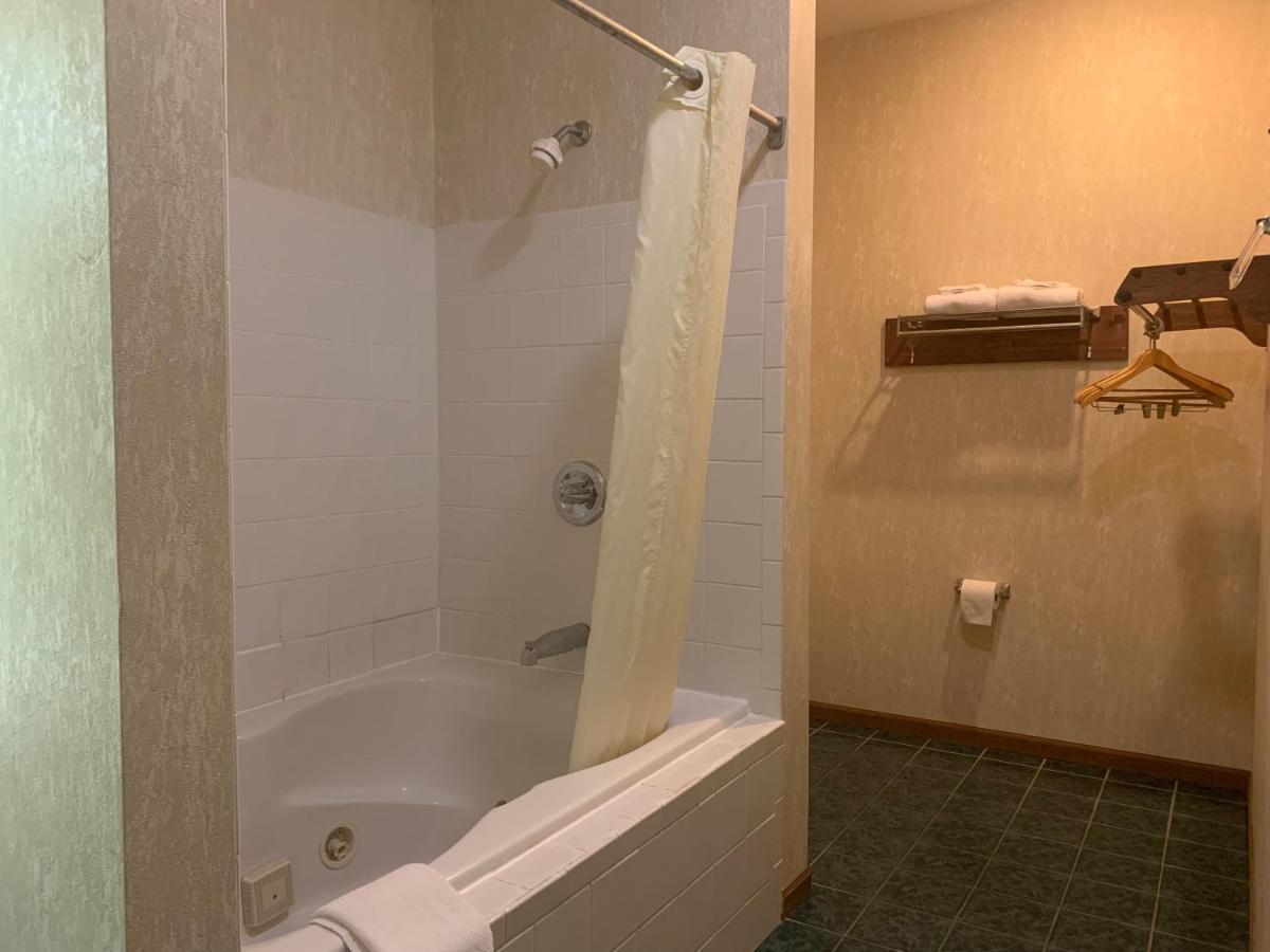 Economy Inn & Suites Ханибал Екстериор снимка