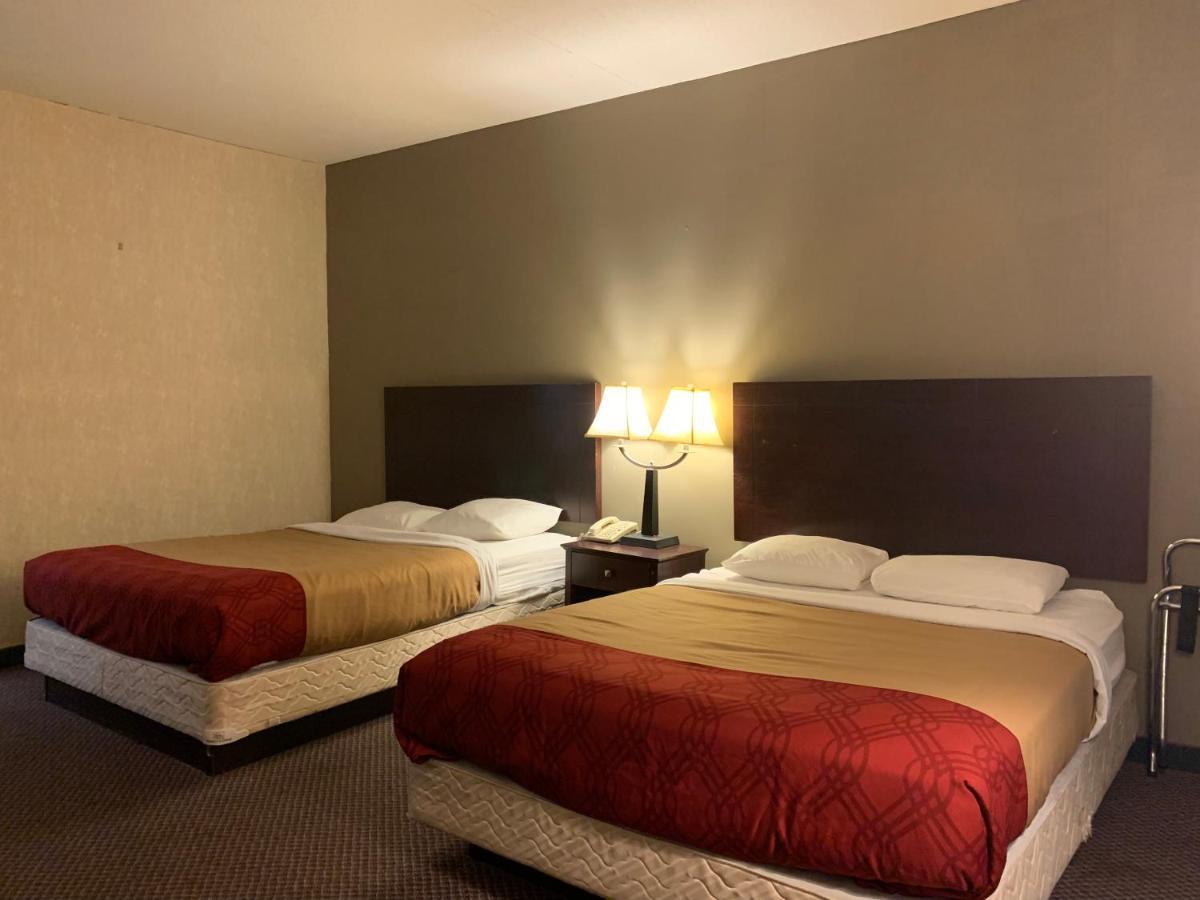Economy Inn & Suites Ханибал Екстериор снимка