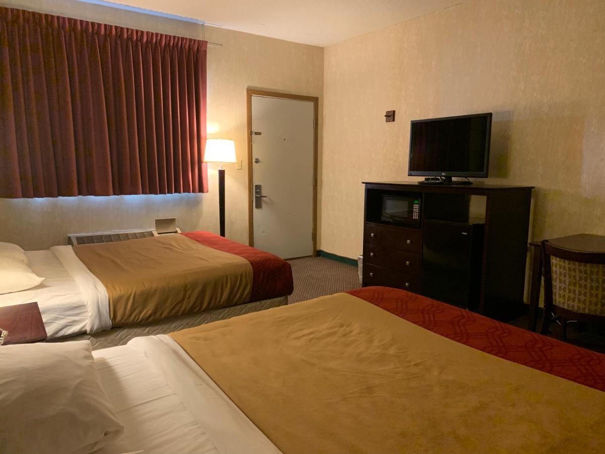 Economy Inn & Suites Ханибал Екстериор снимка