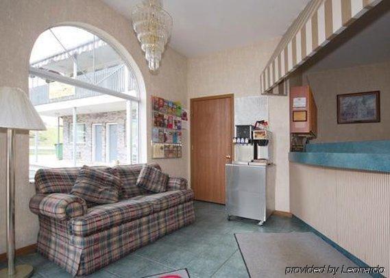 Economy Inn & Suites Ханибал Интериор снимка