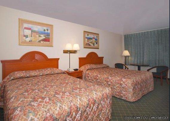 Economy Inn & Suites Ханибал Стая снимка